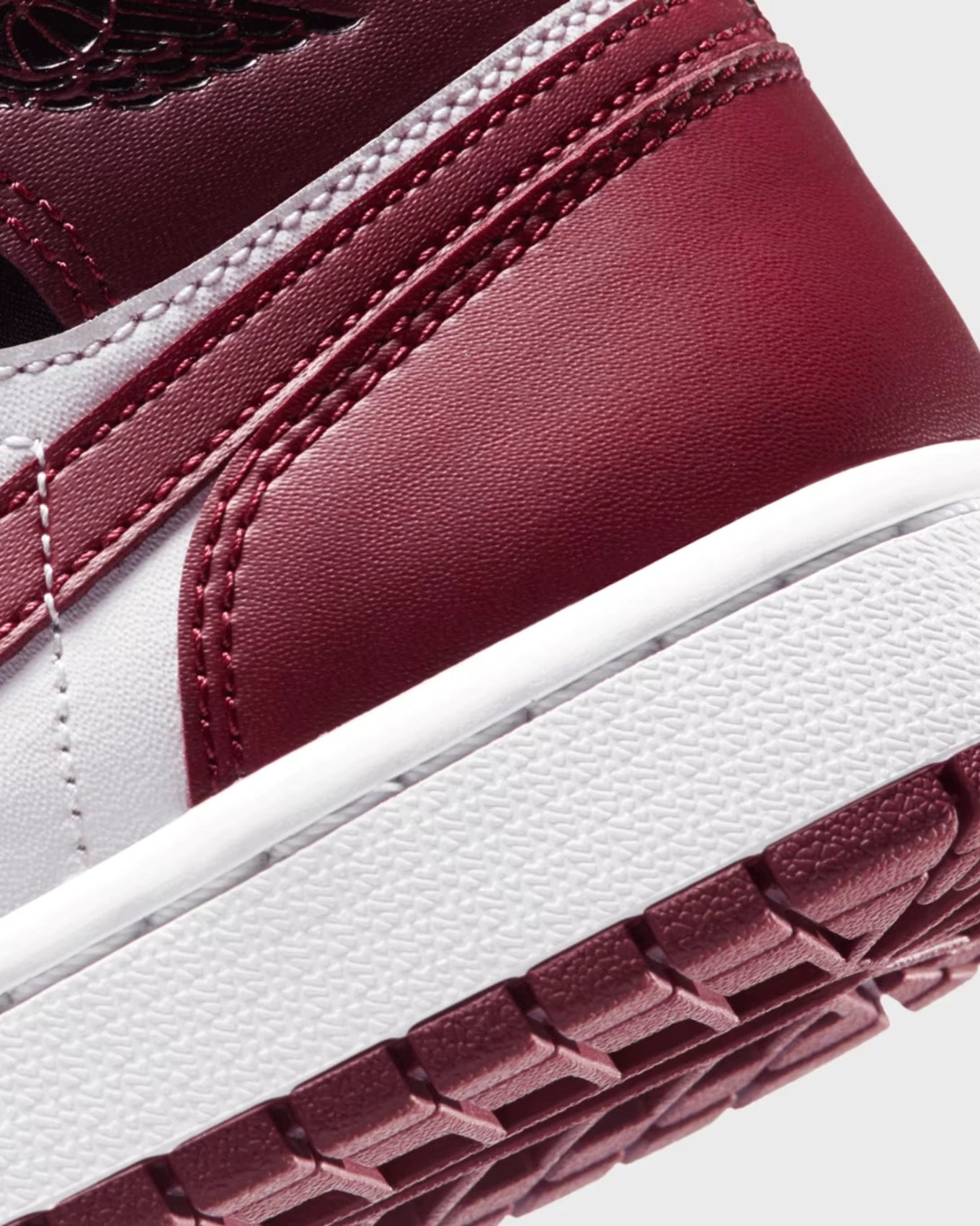 Air Jordan 1 Mid SE Black Dark Beetroot (W)