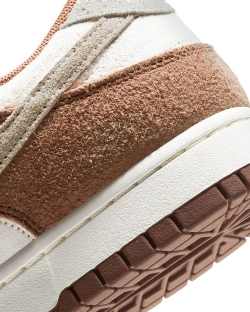 Nike Dunk Low Medium Curry