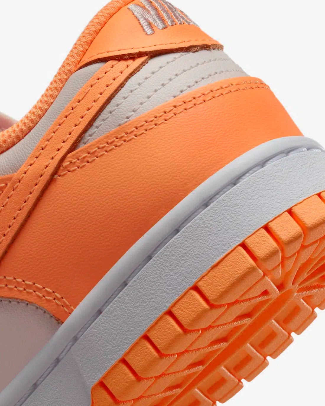 Nike Dunk Low Peach Cream