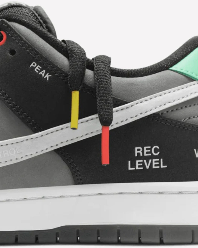 Nike SB Dunk Low VX1000