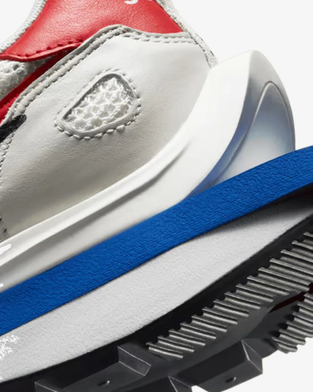 Nike sacai Vaporwaffle Royal Fuchsia