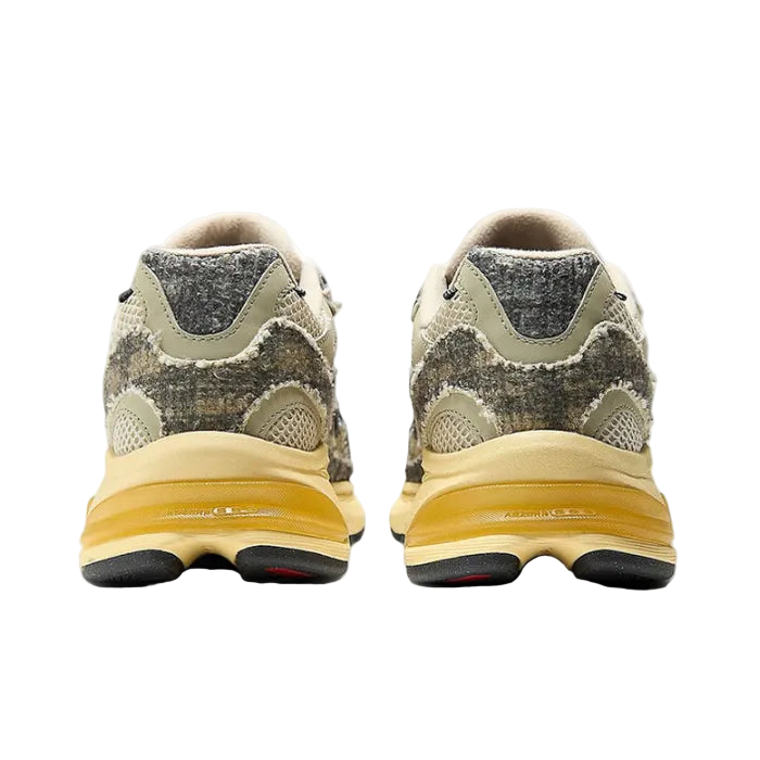 New Balance 2010 Joe Freshgoods Bag Lady