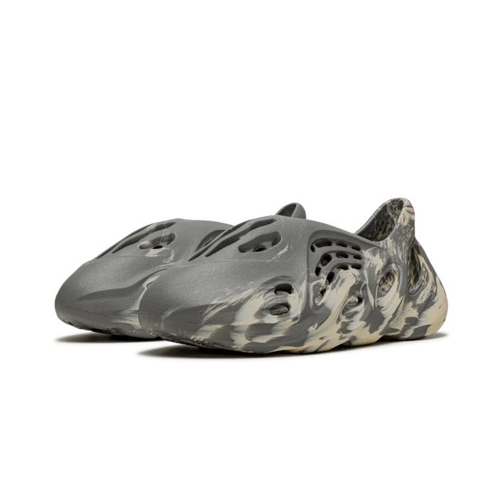 adidas Yeezy Foam RNNR MXT Moon Gray