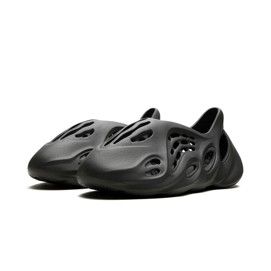 adidas Yeezy Foam RNNR Carbon - Sneaker Lane