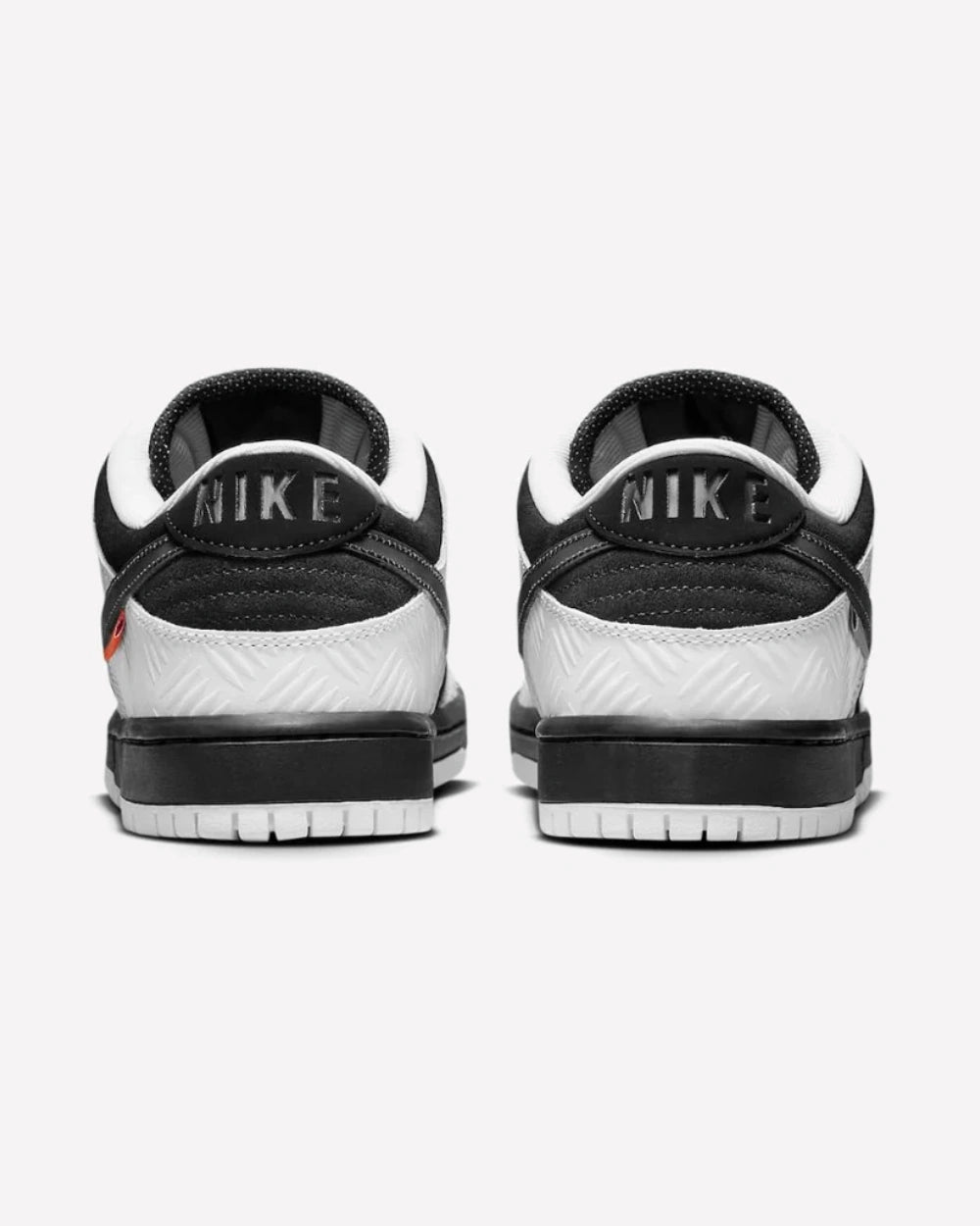 Nike SB Dunk Low TIGHTBOOTH