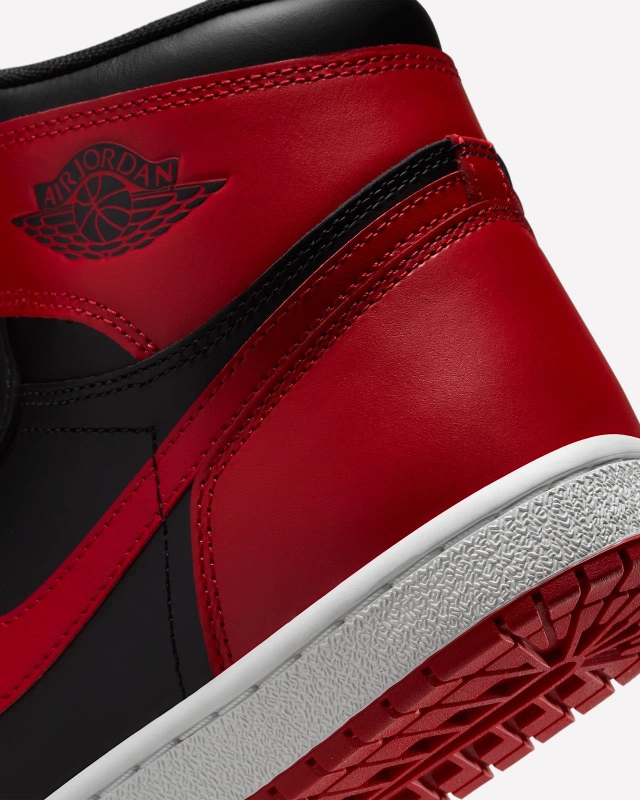 Air Jordan 1 Retro High 85 Bred