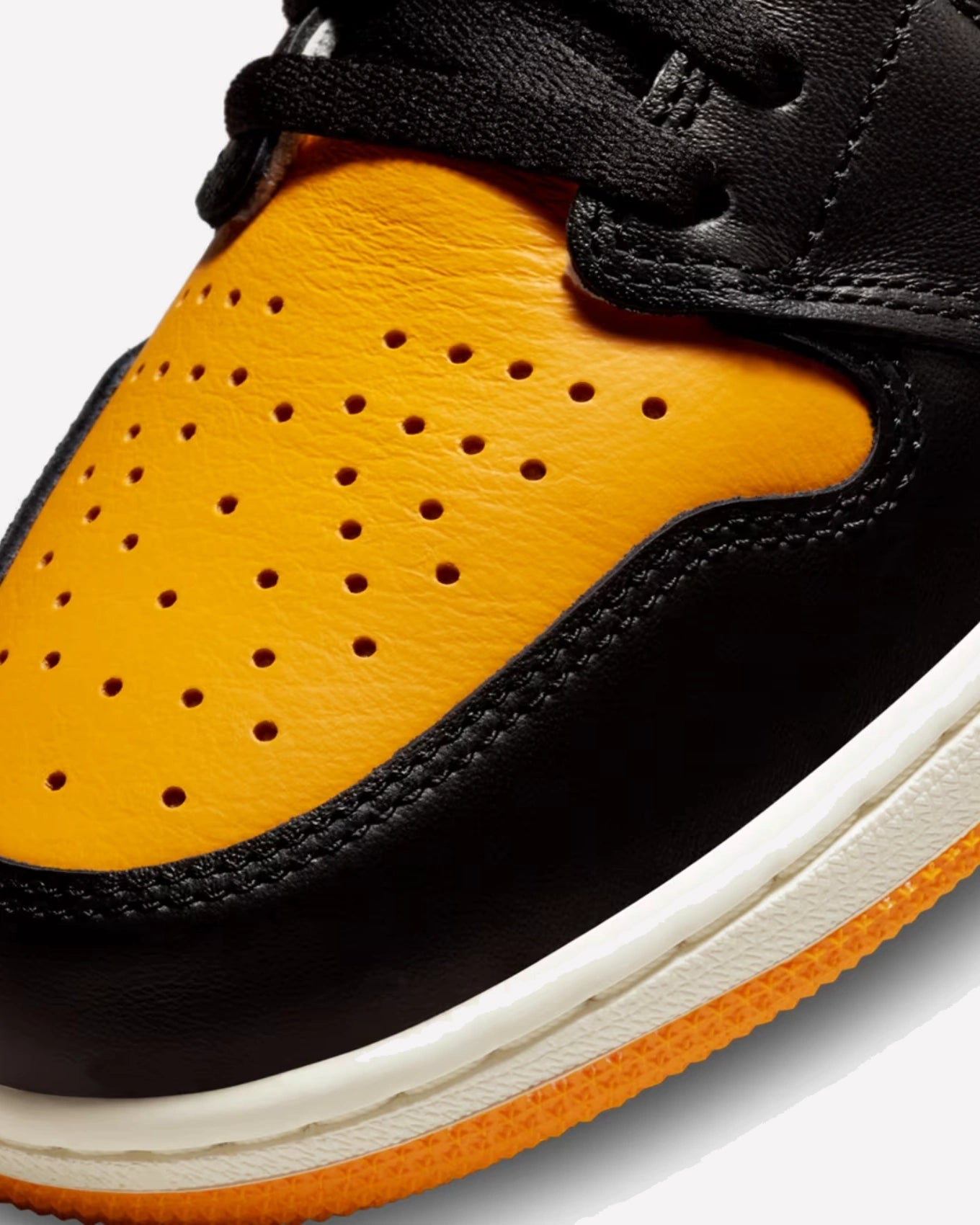 Air Jordan 1 Retro High OG Yellow Toe (Taxi)