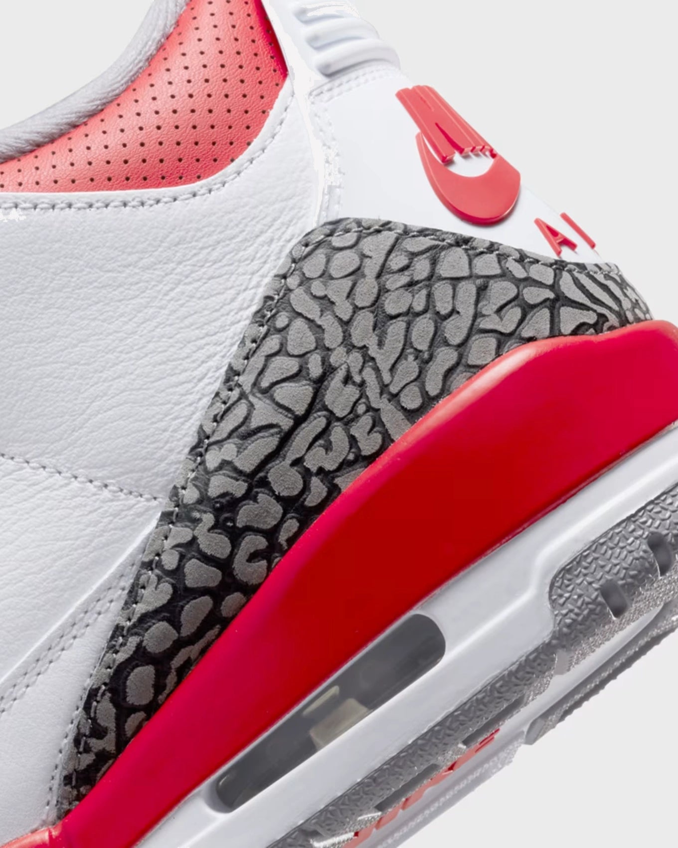 Air Jordan 3 Retro Fire Red (2022)