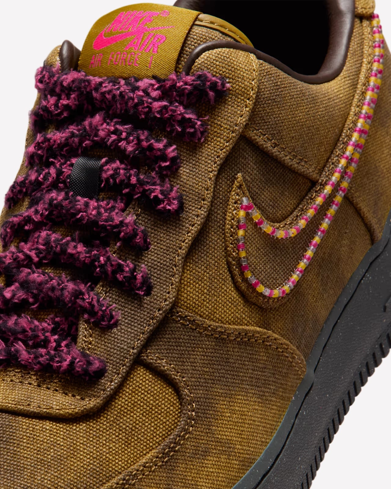 Nike Air Force 1 Low '07 QS Boucle Desert Moss Fierce Pink
