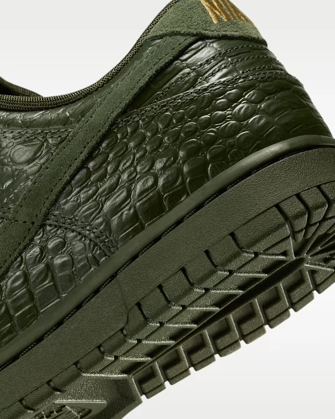 Nike Dunk Low Crocodile