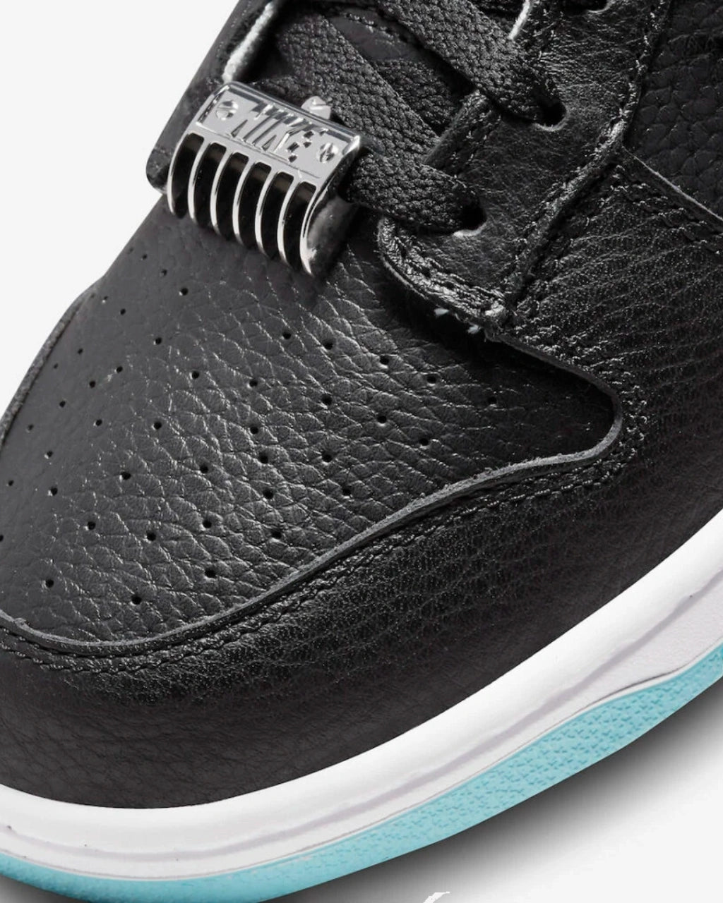 Nike Dunk Low SE Barber Shop Black