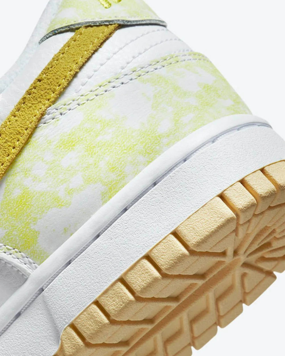 Nike Dunk Low Yellow Strike (W)