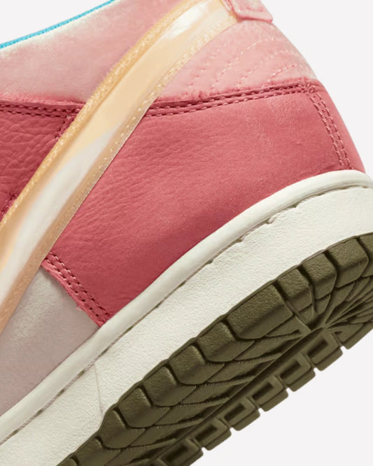 Nike Dunk Mid Social Status Free Lunch Strawberry Milk