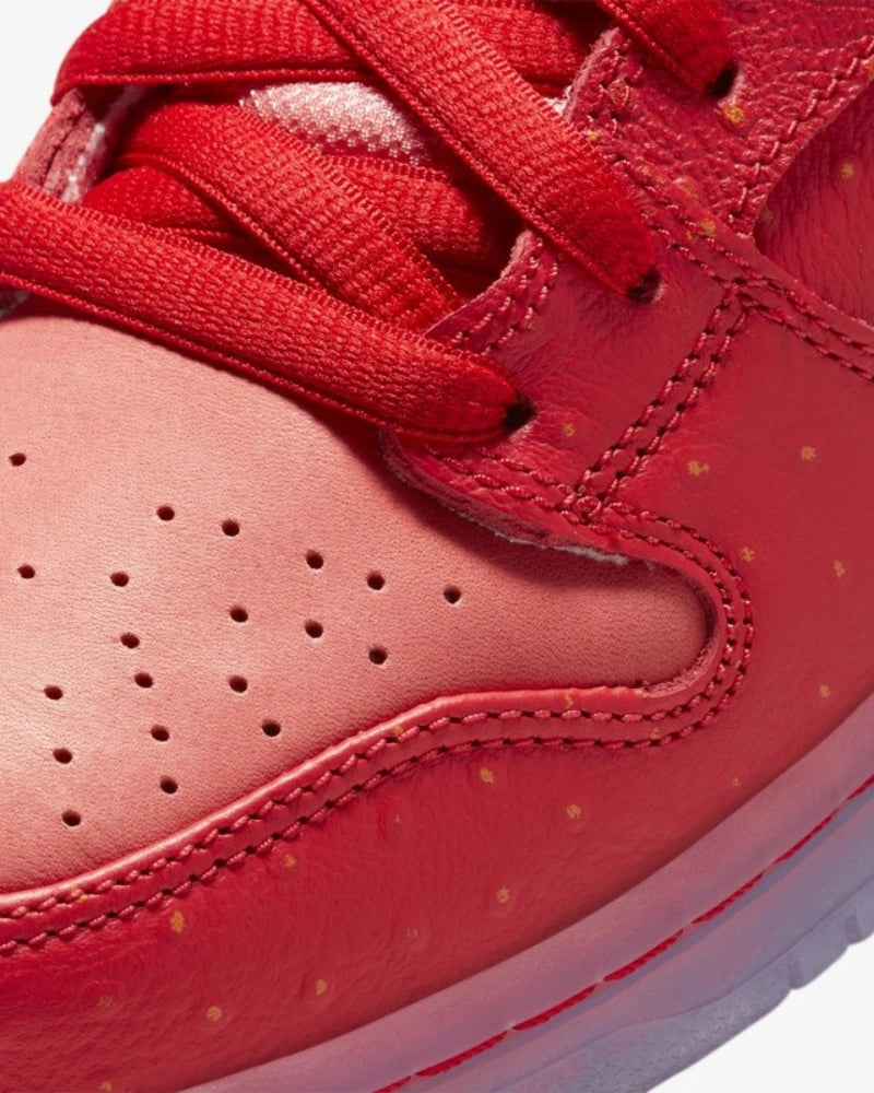 Nike SB Dunk High Strawberry Cough