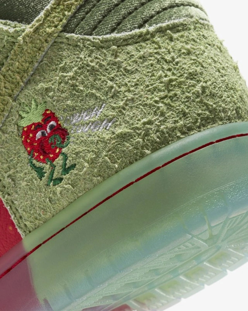 Nike SB Dunk High Strawberry Cough