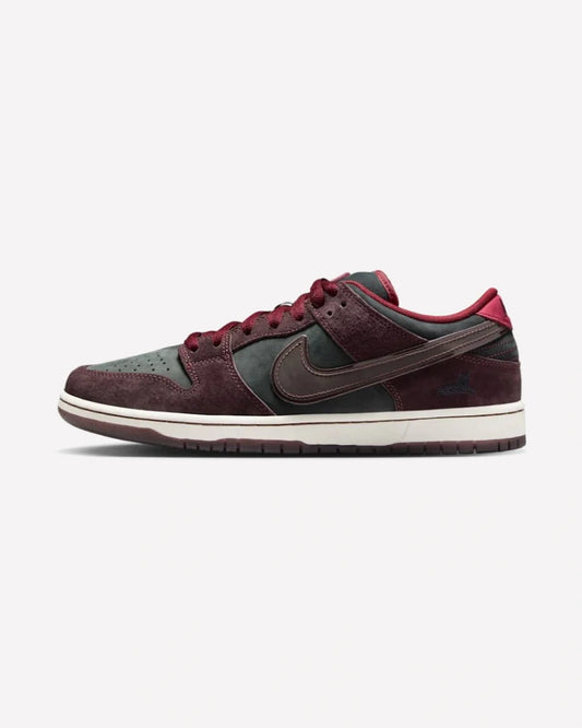Nike SB Dunk Low Riot Skateshop