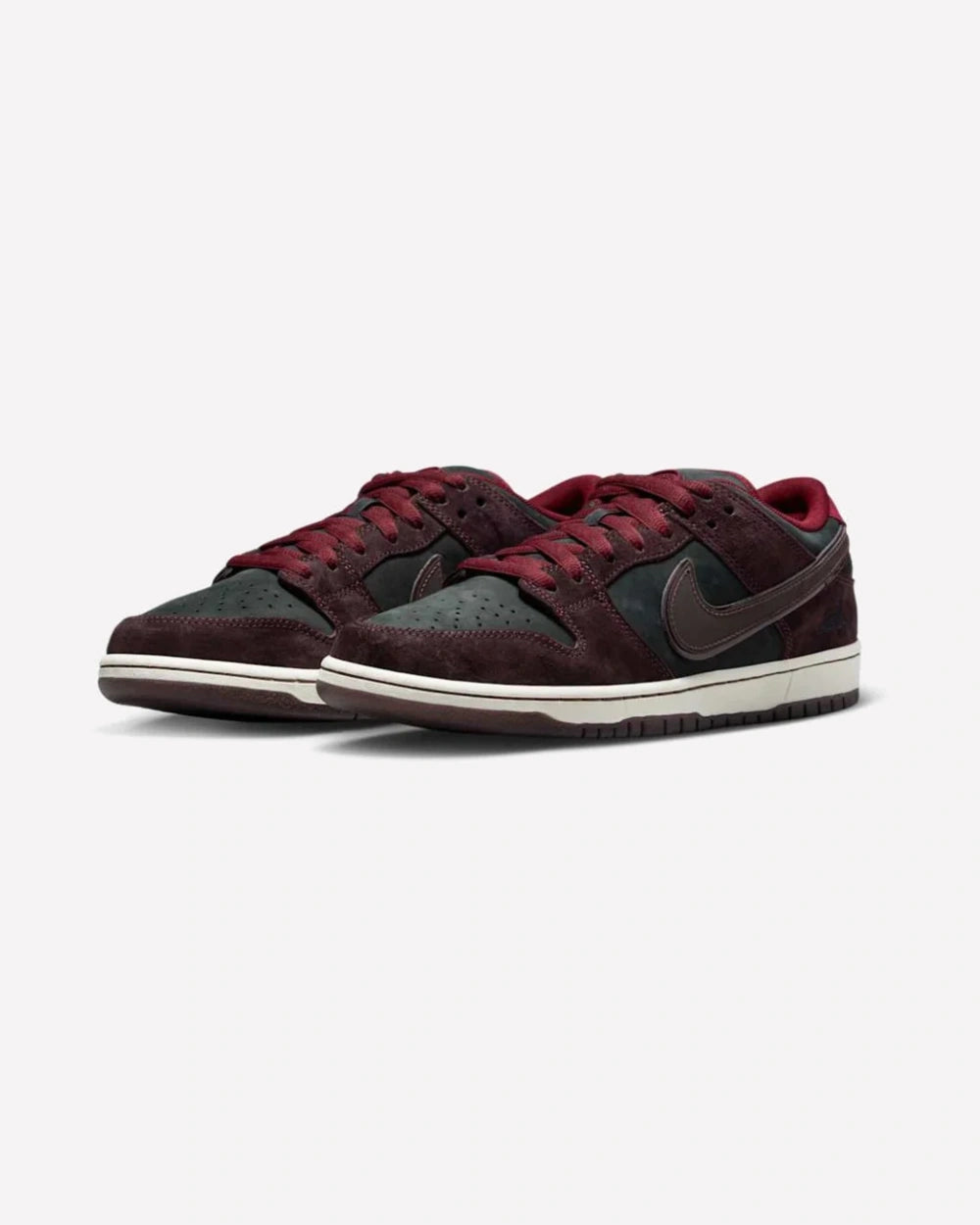 Nike SB Dunk Low Riot Skateshop