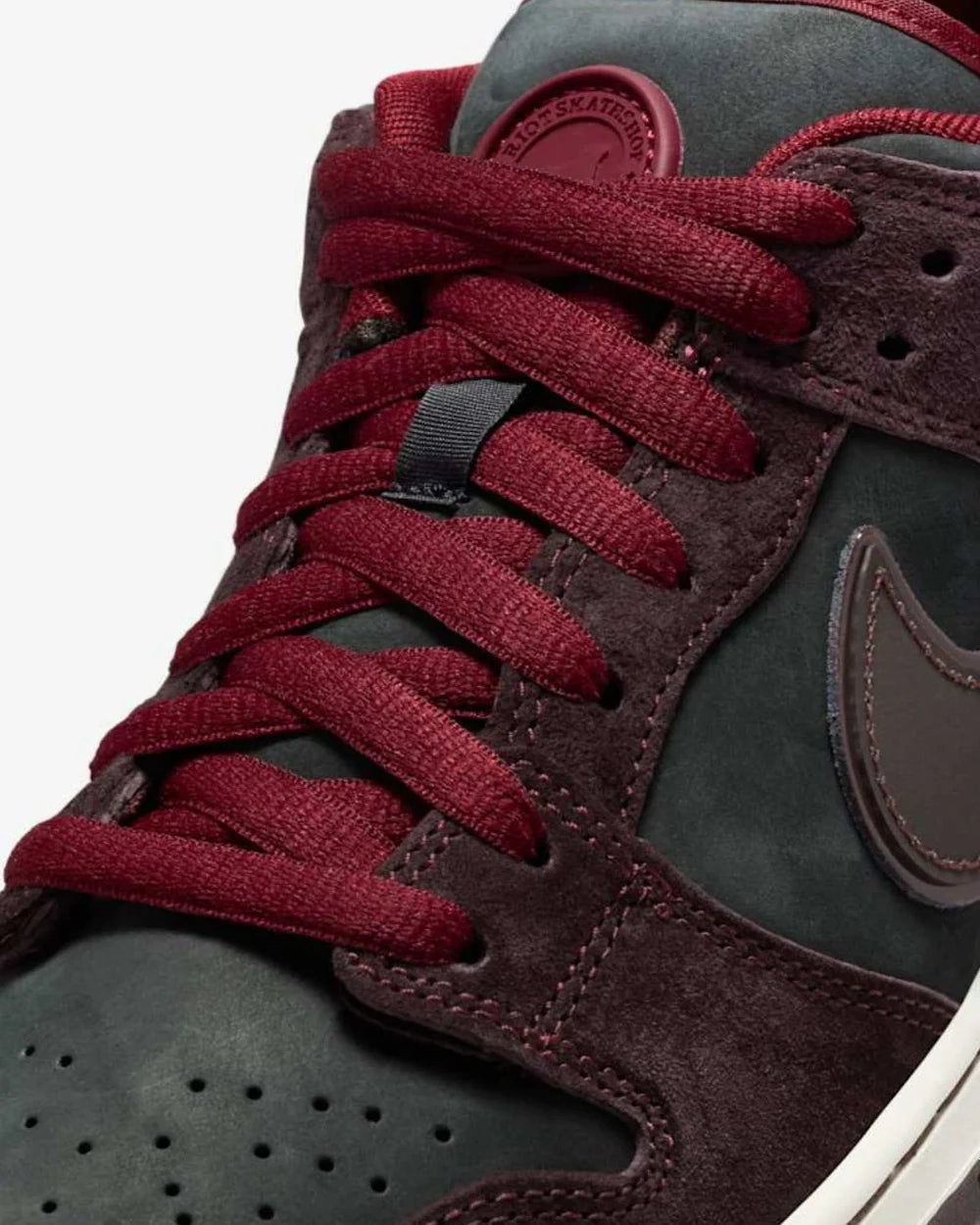 Nike SB Dunk Low Riot Skateshop