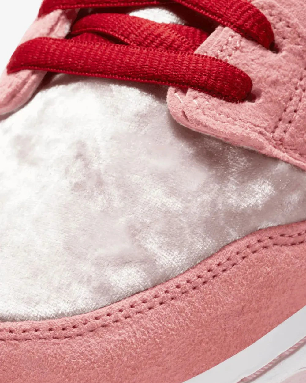 Nike SB Dunk Low StrangeLove Skateboards