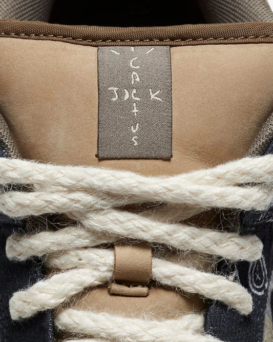 Nike SB Dunk Low Travis Scott (Special Box)