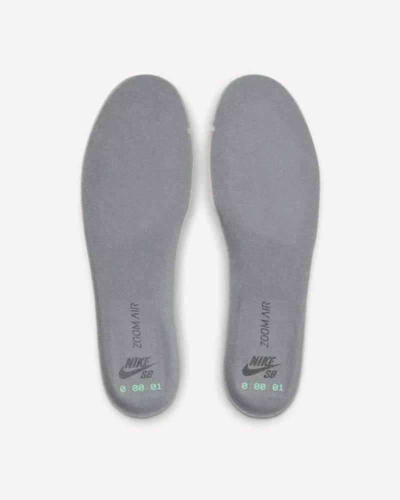 Nike SB Dunk Low VX1000