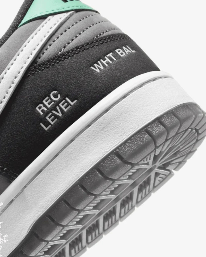 Nike SB Dunk Low VX1000