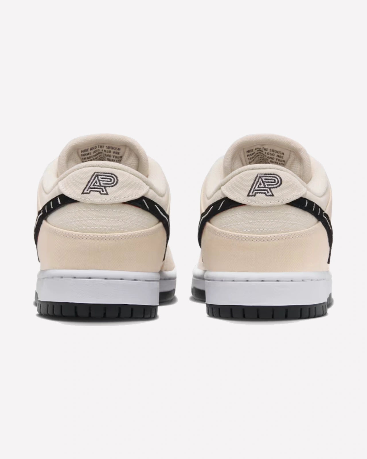 Nike SB Dunk Low x Albino & Preto Fossil