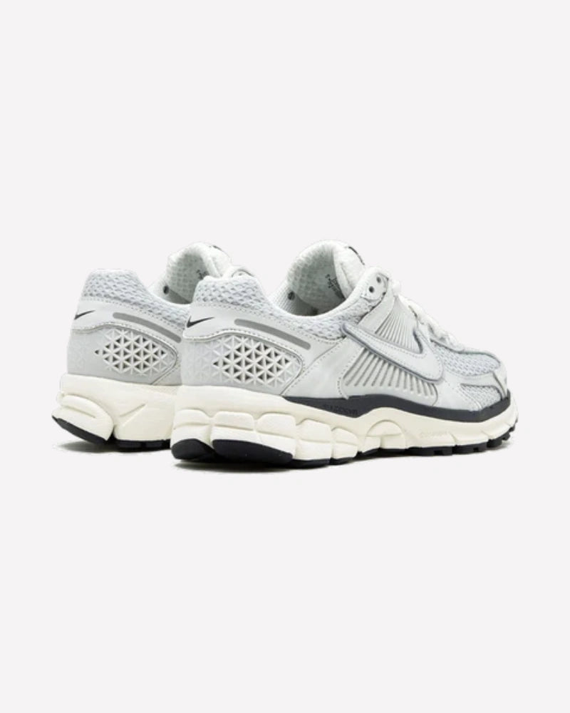 Nike Zoom Vomero 5 Photon Dust Metallic Silver