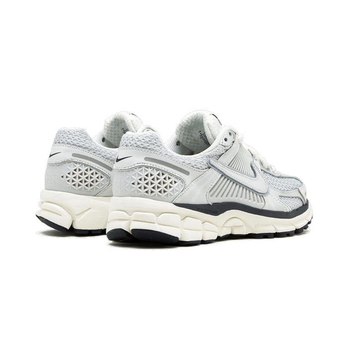 Nike Zoom Vomero 5 Photon Dust Metallic Silver