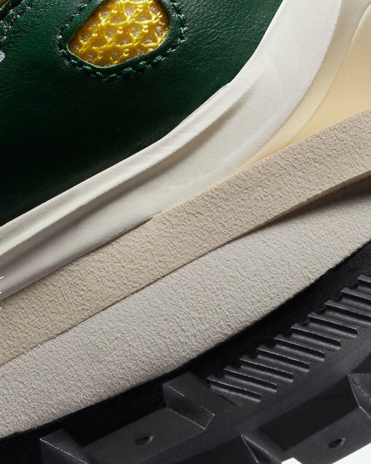 Nike sacai Vaporwaffle Tour Yellow Stadium Green