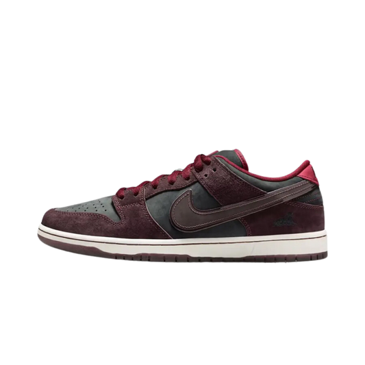 Nike SB Dunk Low Riot Skateshop