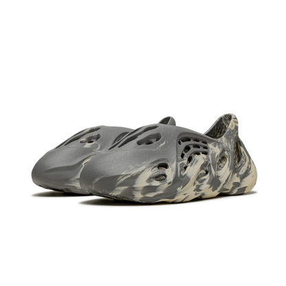 adidas Yeezy Foam RNNR MXT Moon Gray